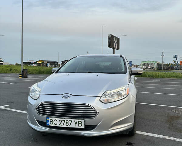 Серый Форд Фокус, объемом двигателя 0 л и пробегом 87 тыс. км за 8200 $, фото 1 на Automoto.ua