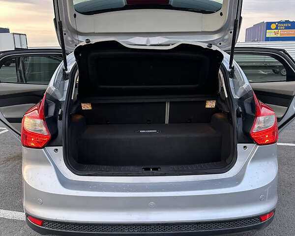 Серый Форд Фокус, объемом двигателя 0 л и пробегом 87 тыс. км за 8200 $, фото 29 на Automoto.ua