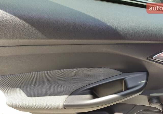 Сірий Форд Фокус, об'ємом двигуна 1.6 л та пробігом 249 тис. км за 6900 $, фото 49 на Automoto.ua