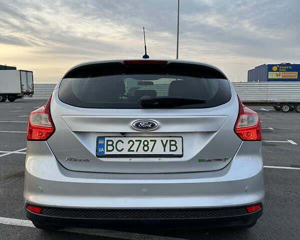 Серый Форд Фокус, объемом двигателя 0 л и пробегом 87 тыс. км за 8200 $, фото 6 на Automoto.ua