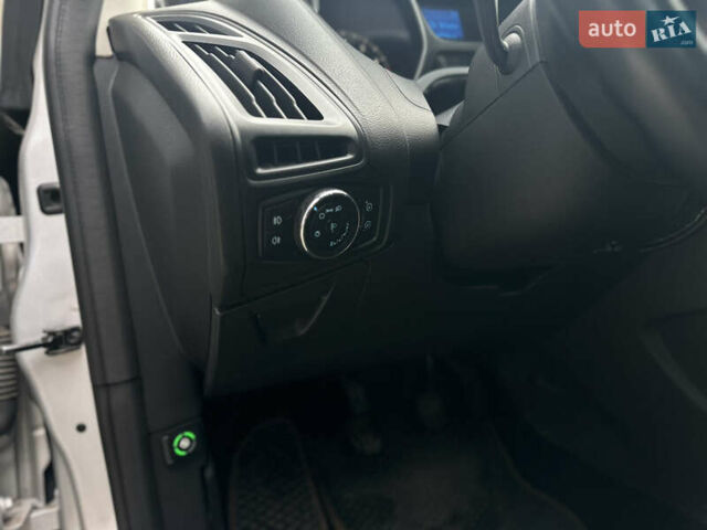 Сірий Форд Фокус, об'ємом двигуна 1.6 л та пробігом 249 тис. км за 7400 $, фото 13 на Automoto.ua