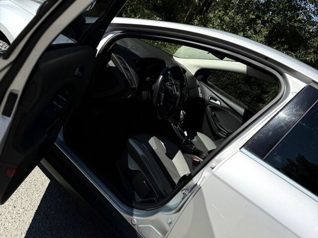 Сірий Форд Фокус, об'ємом двигуна 1.6 л та пробігом 239 тис. км за 8000 $, фото 6 на Automoto.ua