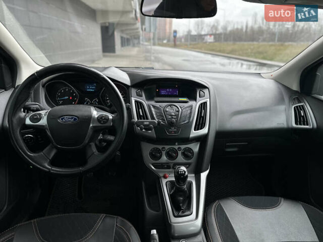 Сірий Форд Фокус, об'ємом двигуна 1.6 л та пробігом 249 тис. км за 7400 $, фото 10 на Automoto.ua
