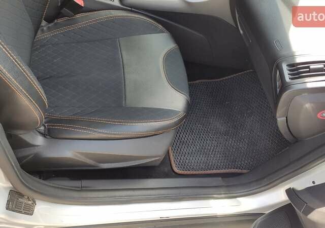 Сірий Форд Фокус, об'ємом двигуна 1.6 л та пробігом 249 тис. км за 6900 $, фото 34 на Automoto.ua