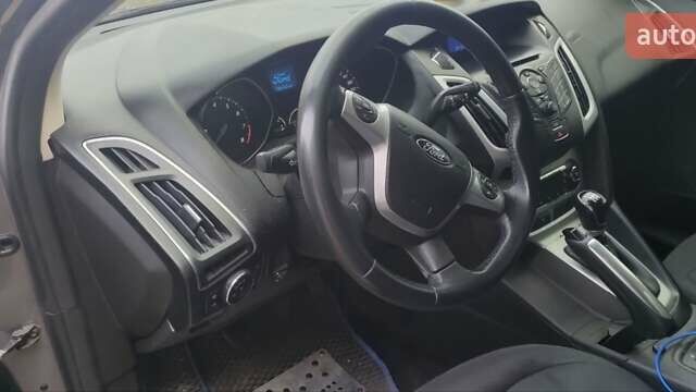 Серый Форд Фокус, объемом двигателя 1.6 л и пробегом 250 тыс. км за 6650 $, фото 27 на Automoto.ua