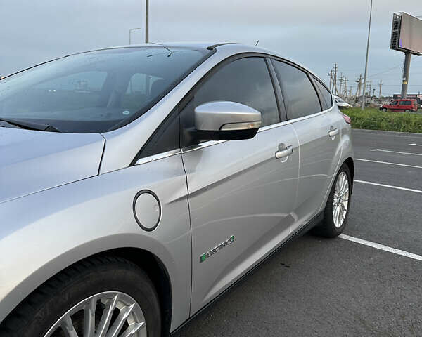 Серый Форд Фокус, объемом двигателя 0 л и пробегом 87 тыс. км за 8200 $, фото 4 на Automoto.ua