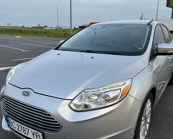 Сірий Форд Фокус, об'ємом двигуна 0 л та пробігом 87 тис. км за 8200 $, фото 2 на Automoto.ua
