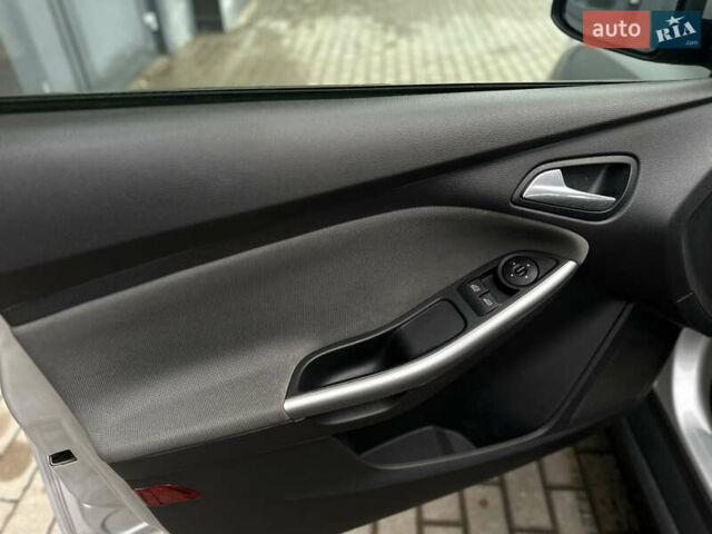 Сірий Форд Фокус, об'ємом двигуна 1.6 л та пробігом 249 тис. км за 7400 $, фото 9 на Automoto.ua
