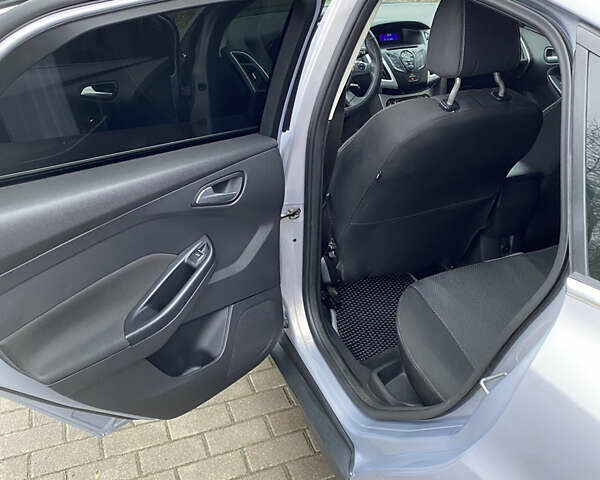 Серый Форд Фокус, объемом двигателя 1.6 л и пробегом 178 тыс. км за 7600 $, фото 19 на Automoto.ua