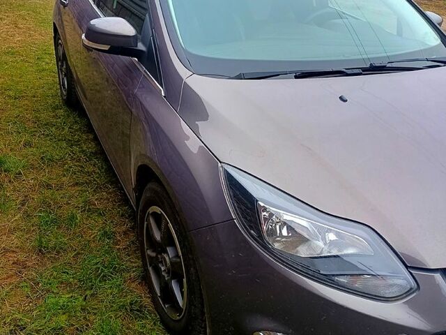 Серый Форд Фокус, объемом двигателя 1.6 л и пробегом 95 тыс. км за 7500 $, фото 2 на Automoto.ua