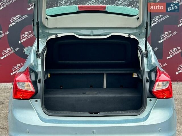 Сірий Форд Фокус, об'ємом двигуна 0 л та пробігом 102 тис. км за 8000 $, фото 10 на Automoto.ua