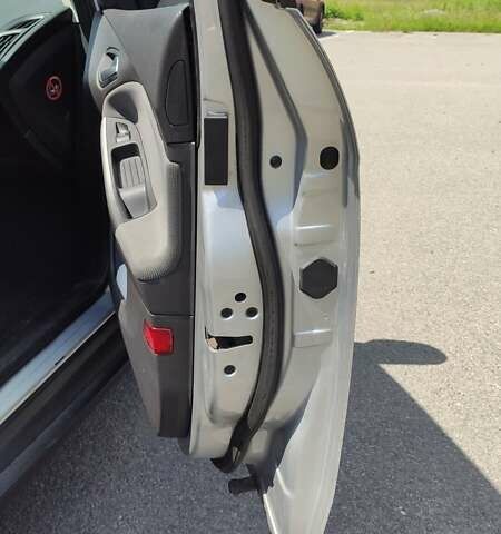 Сірий Форд Фокус, об'ємом двигуна 1.6 л та пробігом 249 тис. км за 6900 $, фото 37 на Automoto.ua