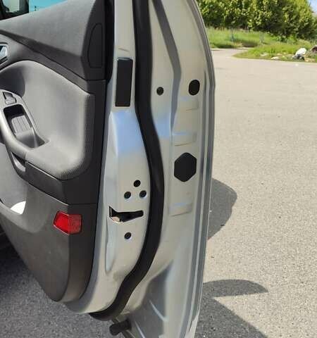 Сірий Форд Фокус, об'ємом двигуна 1.6 л та пробігом 249 тис. км за 6900 $, фото 47 на Automoto.ua