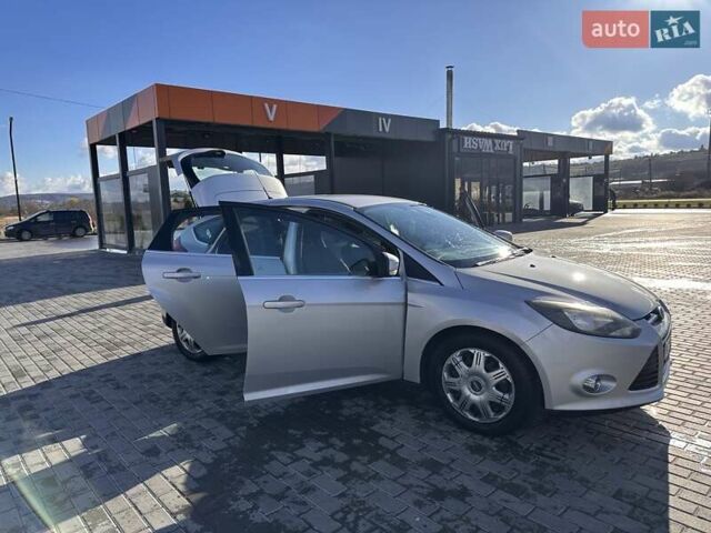 Серый Форд Фокус, объемом двигателя 1.56 л и пробегом 225 тыс. км за 8500 $, фото 4 на Automoto.ua