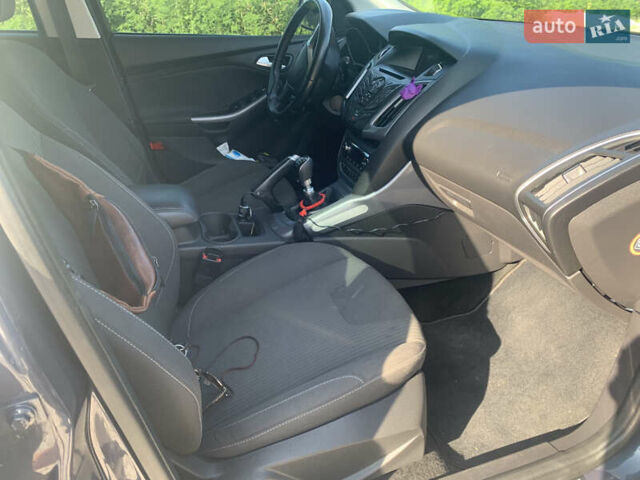 Серый Форд Фокус, объемом двигателя 1.56 л и пробегом 222 тыс. км за 8750 $, фото 21 на Automoto.ua