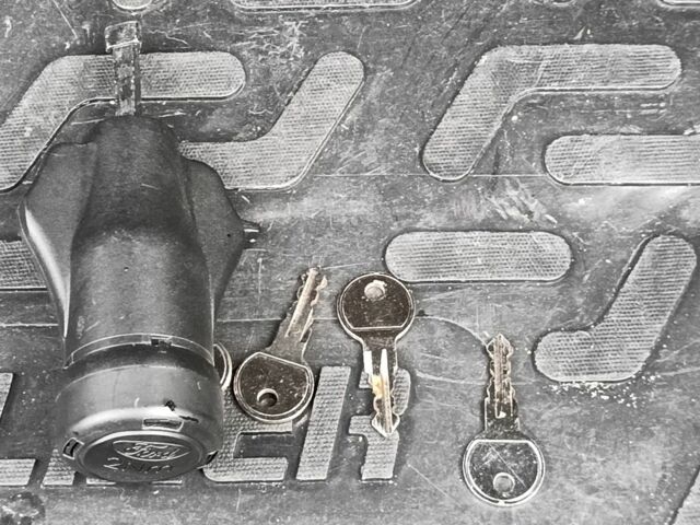 Форд Фокус 2013 у Ирпене на Automoto.ua Сірий Форд Фокус, об'ємом двигуна 1 л та пробігом 156 тис. км за 8200 $, фото 18 на Automoto.ua