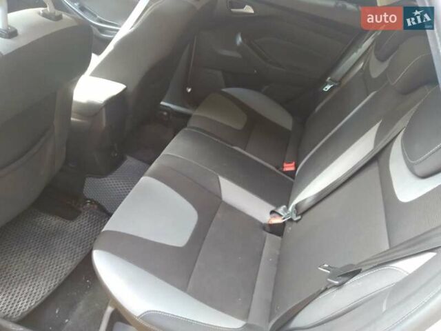 Серый Форд Фокус, объемом двигателя 1 л и пробегом 126 тыс. км за 6800 $, фото 5 на Automoto.ua