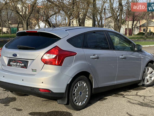 Серый Форд Фокус, объемом двигателя 1 л и пробегом 228 тыс. км за 6799 $, фото 4 на Automoto.ua