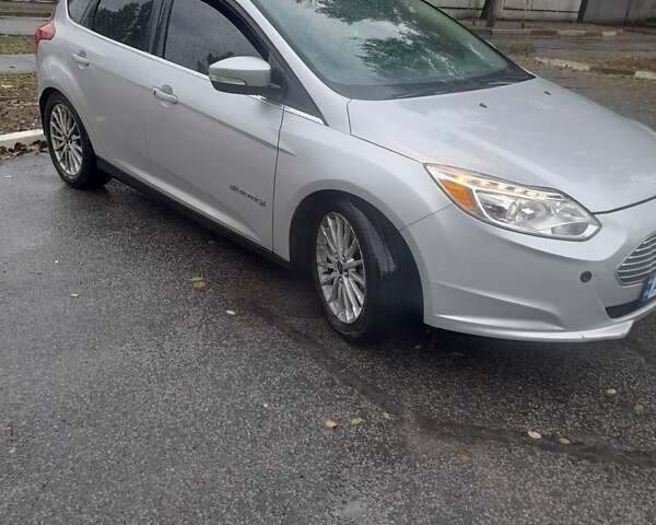 Форд Фокус 2013 в Запорожье на Automoto.ua Серый Форд Фокус, объемом двигателя 0 л и пробегом 170 тыс. км за 7000 $, фото 7 на Automoto.ua