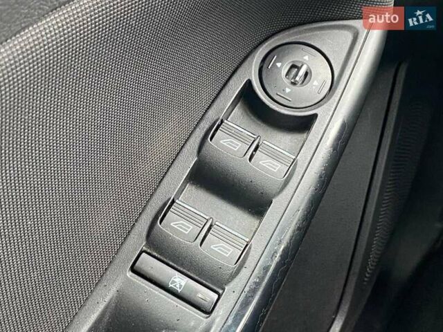 Серый Форд Фокус, объемом двигателя 1.6 л и пробегом 199 тыс. км за 6490 $, фото 24 на Automoto.ua