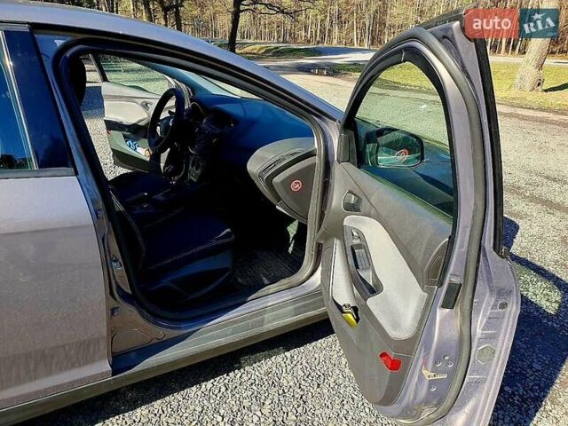 Сірий Форд Фокус, об'ємом двигуна 1.6 л та пробігом 195 тис. км за 7150 $, фото 3 на Automoto.ua