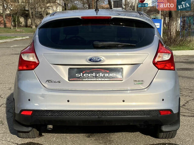 Серый Форд Фокус, объемом двигателя 1 л и пробегом 228 тыс. км за 6799 $, фото 5 на Automoto.ua