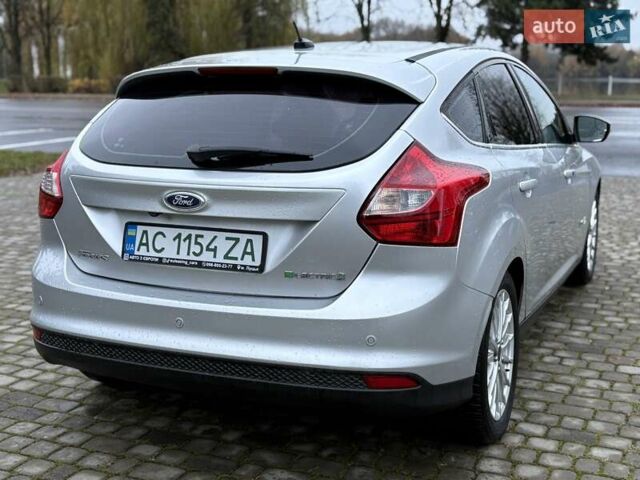 Серый Форд Фокус, объемом двигателя 0 л и пробегом 131 тыс. км за 7500 $, фото 6 на Automoto.ua