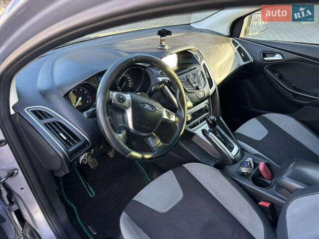 Сірий Форд Фокус, об'ємом двигуна 1 л та пробігом 186 тис. км за 5800 $, фото 3 на Automoto.ua