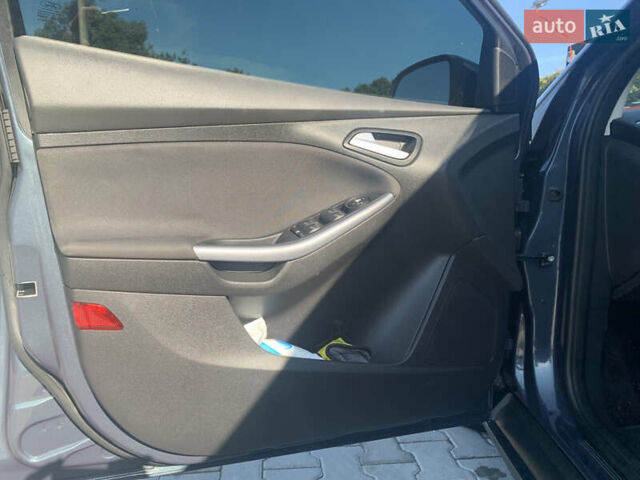 Серый Форд Фокус, объемом двигателя 1.56 л и пробегом 222 тыс. км за 8750 $, фото 14 на Automoto.ua