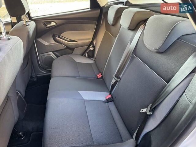 Сірий Форд Фокус, об'ємом двигуна 1.6 л та пробігом 130 тис. км за 9350 $, фото 27 на Automoto.ua