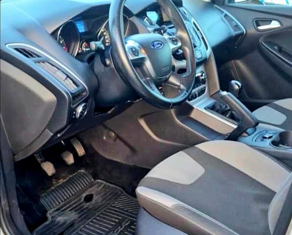 Сірий Форд Фокус, об'ємом двигуна 1 л та пробігом 175 тис. км за 6100 $, фото 4 на Automoto.ua