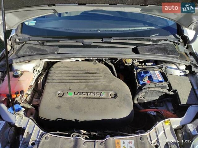 Серый Форд Фокус, объемом двигателя 0 л и пробегом 93 тыс. км за 7300 $, фото 8 на Automoto.ua