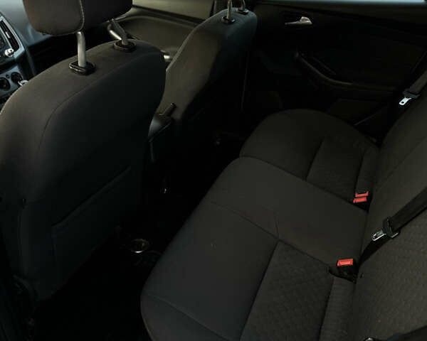 Серый Форд Фокус, объемом двигателя 1.6 л и пробегом 242 тыс. км за 5399 $, фото 8 на Automoto.ua