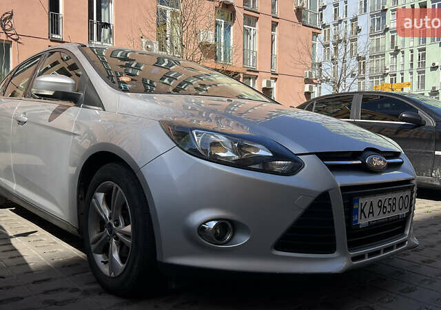 Форд Фокус 2013 у Києві на Automoto.ua Сірий Форд Фокус, об'ємом двигуна 1 л та пробігом 169 тис. км за 6700 $, фото 3 на Automoto.ua