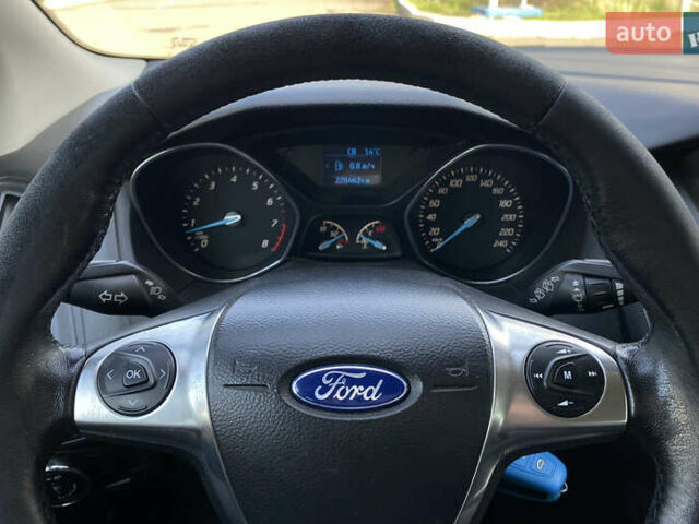 Серый Форд Фокус, объемом двигателя 1 л и пробегом 228 тыс. км за 6799 $, фото 10 на Automoto.ua