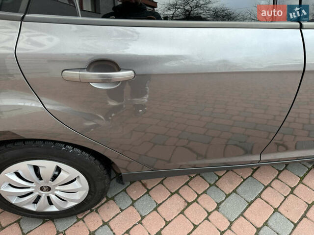 Серый Форд Фокус, объемом двигателя 2 л и пробегом 178 тыс. км за 6450 $, фото 99 на Automoto.ua