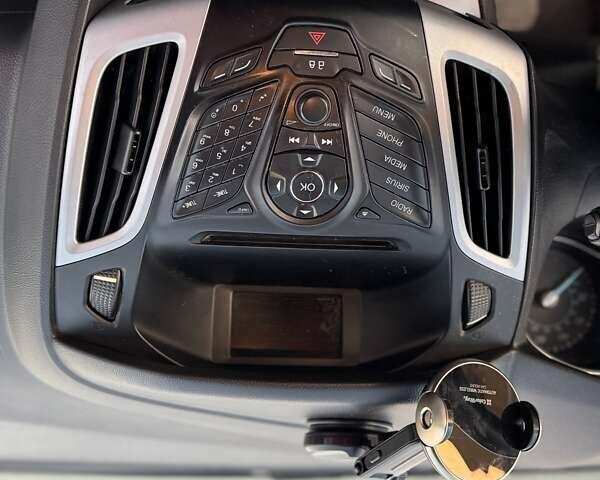 Форд Фокус 2013 у Львові на Automoto.ua Сірий Форд Фокус, об'ємом двигуна 2 л та пробігом 128 тис. км за 8000 $, фото 23 на Automoto.ua