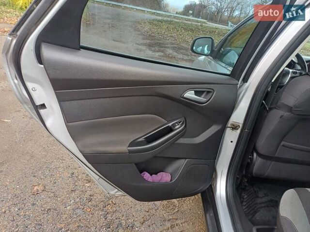 Сірий Форд Фокус, об'ємом двигуна 1 л та пробігом 136 тис. км за 7000 $, фото 22 на Automoto.ua