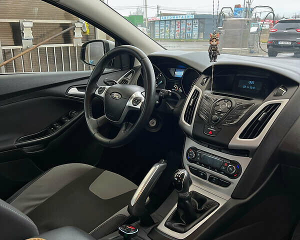 Серый Форд Фокус, объемом двигателя 1 л и пробегом 126 тыс. км за 6500 $, фото 4 на Automoto.ua