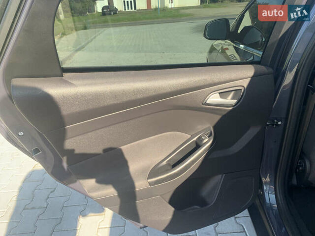 Серый Форд Фокус, объемом двигателя 1.56 л и пробегом 222 тыс. км за 8750 $, фото 16 на Automoto.ua