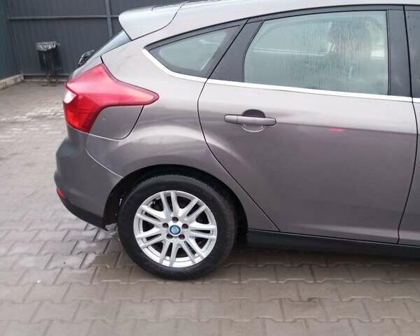 Серый Форд Фокус, объемом двигателя 2 л и пробегом 297 тыс. км за 7500 $, фото 6 на Automoto.ua