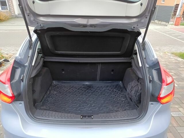 Форд Фокус 2013 у Ирпене на Automoto.ua Сірий Форд Фокус, об'ємом двигуна 1 л та пробігом 156 тис. км за 8200 $, фото 11 на Automoto.ua