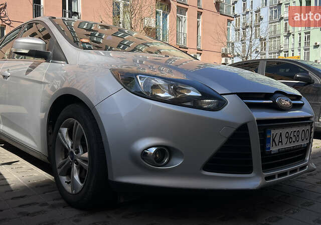 Форд Фокус 2013 у Києві на Automoto.ua Сірий Форд Фокус, об'ємом двигуна 1 л та пробігом 169 тис. км за 6700 $, фото 6 на Automoto.ua