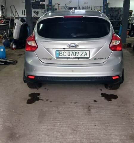 Сірий Форд Фокус, об'ємом двигуна 0 л та пробігом 145 тис. км за 6200 $, фото 1 на Automoto.ua