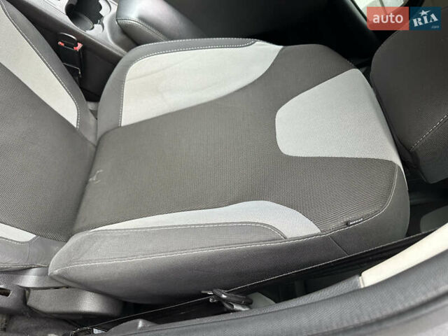 Серый Форд Фокус, объемом двигателя 2 л и пробегом 178 тыс. км за 6450 $, фото 69 на Automoto.ua