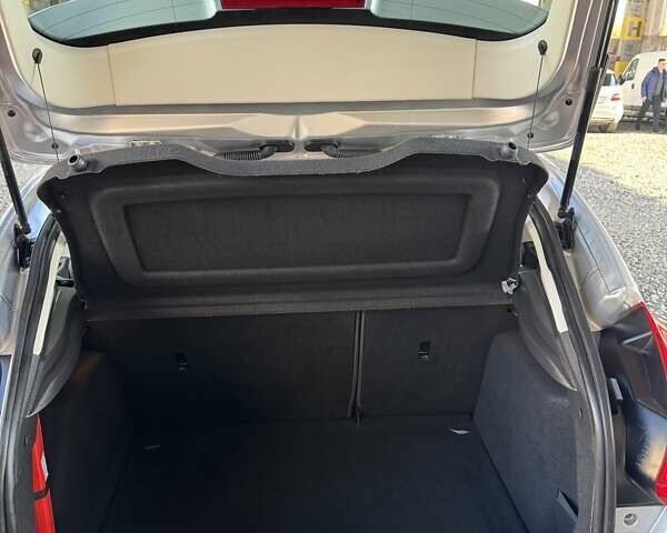 Сірий Форд Фокус, об'ємом двигуна 1.6 л та пробігом 130 тис. км за 9350 $, фото 22 на Automoto.ua