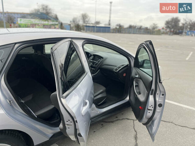 Серый Форд Фокус, объемом двигателя 1 л и пробегом 164 тыс. км за 7000 $, фото 5 на Automoto.ua