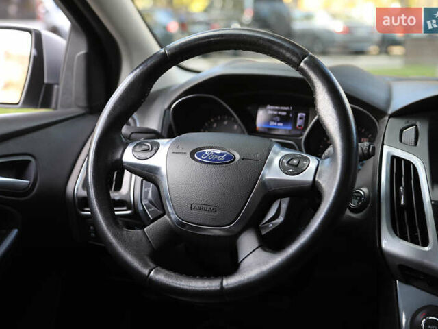 Серый Форд Фокус, объемом двигателя 2 л и пробегом 122 тыс. км за 5999 $, фото 13 на Automoto.ua