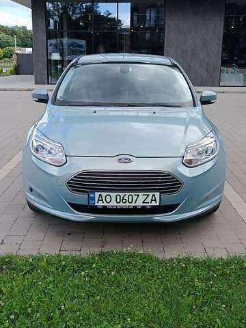 Серый Форд Фокус, объемом двигателя 0 л и пробегом 65 тыс. км за 7600 $, фото 2 на Automoto.ua