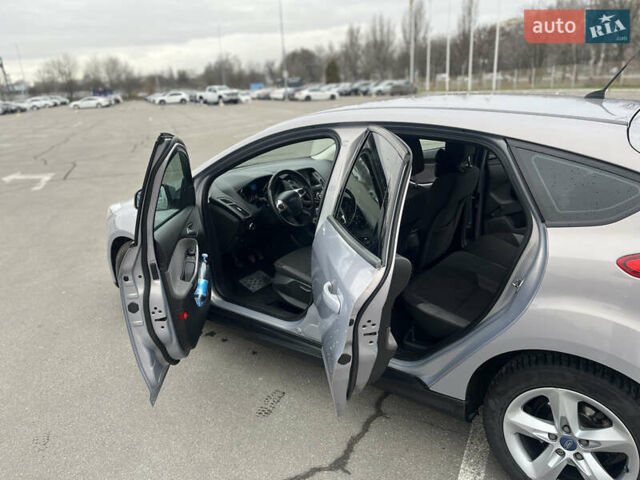 Серый Форд Фокус, объемом двигателя 1 л и пробегом 164 тыс. км за 7000 $, фото 6 на Automoto.ua